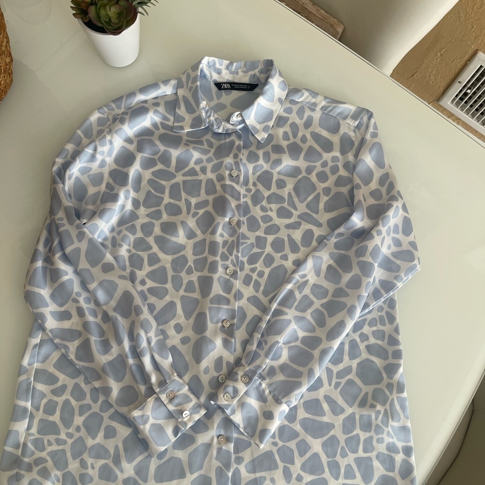 Zara Abstract Blue and White Blouse - Picture 6 of 15